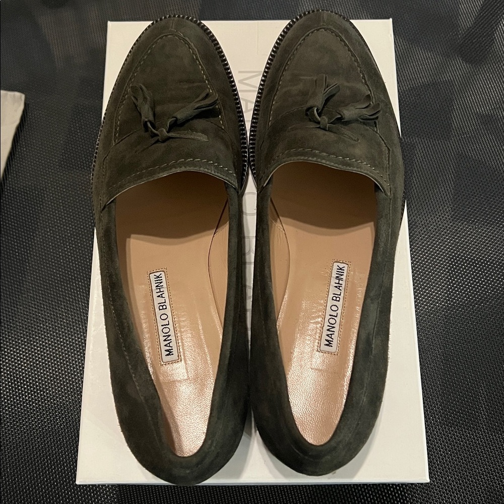 Manolo Blahnik Aldena suede loafers - Picture 2 of 5